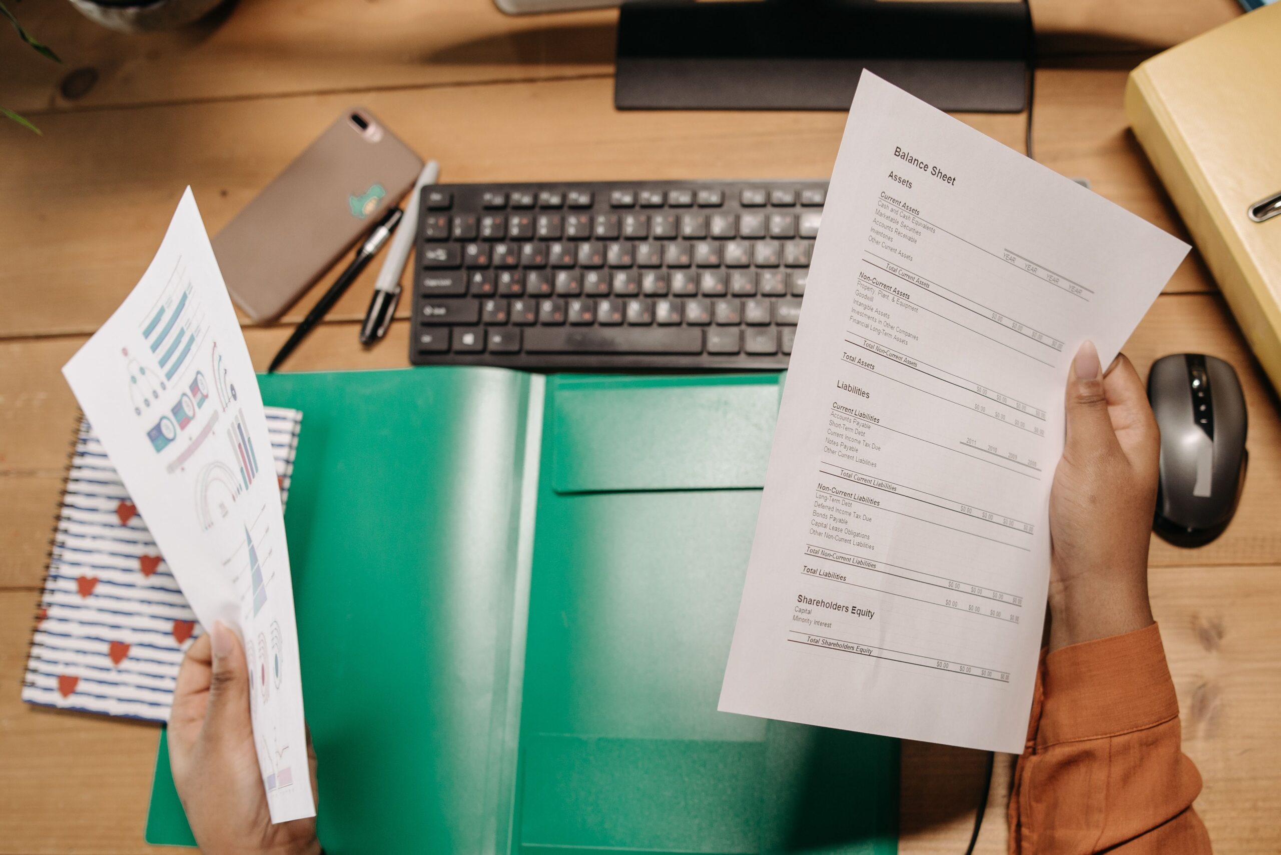 Administrative assistant managing outsourced offshore business tasks